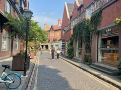 -钟书阁(松江泰晤士小镇店)