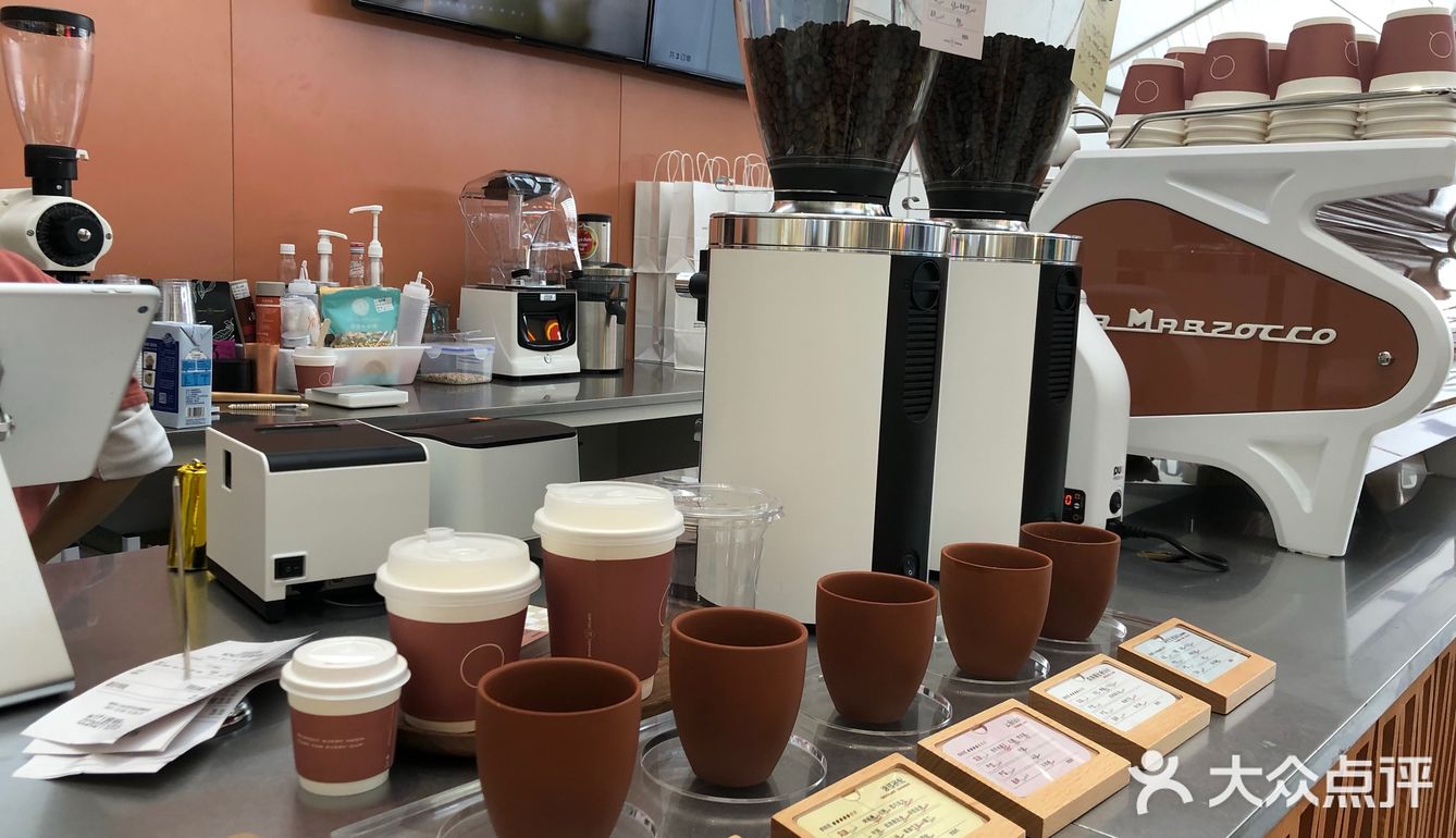 正好赶上开业活动多，所以人还挺多