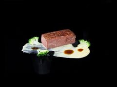 -Noir. Dining in the Dark