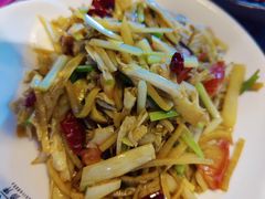 -香巴拉云南餐厅(华莱坞店)