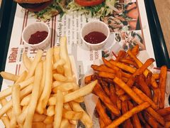 -The Habit Burger Grill 哈比特汉堡(复兴soho店)