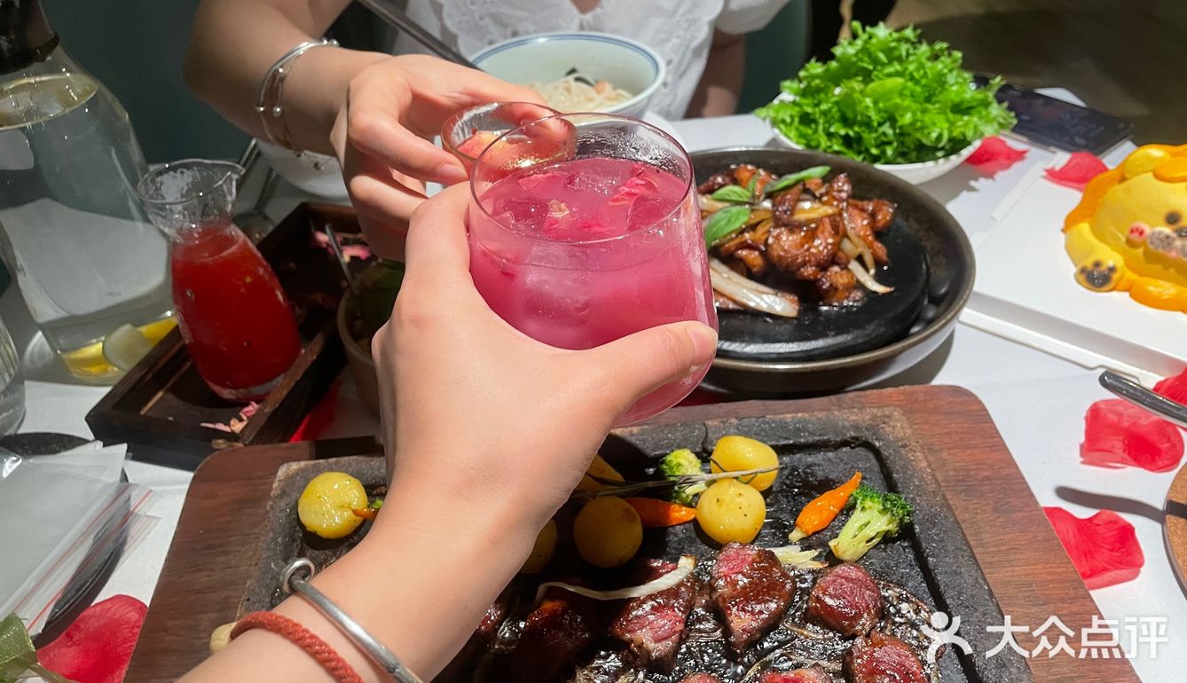 超级好看好吃的一家店