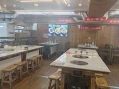-老东镇啤酒屋海鲜加工·蒸汽海鲜·海鲜烧烤(台东店)