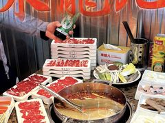 -来龍儿鲜切牛肉自助老火锅