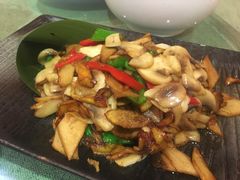 -香巴拉云南餐厅(华莱坞店)