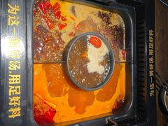 -老牌坊云南鱼豆花火锅(哈西万达店)