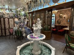 -秘密旅行Bonjour(黑金冠 江南西店)