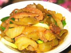 咸菜炒肉片-三居鲁味坊黄焖鸡(山大路店)