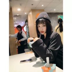 -银星女王公园发型艺术沙龙