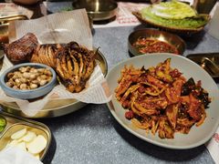 -草家酱蟹炭火烤肉店(珲春南路二店)