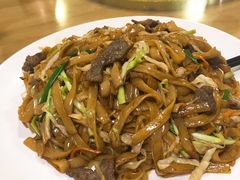 干炒牛河-蚝得喜海鲜(东城店)