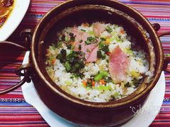 -香巴拉云南餐厅(华莱坞店)