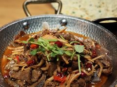 -帅巴人舅母子腊蹄民俗村