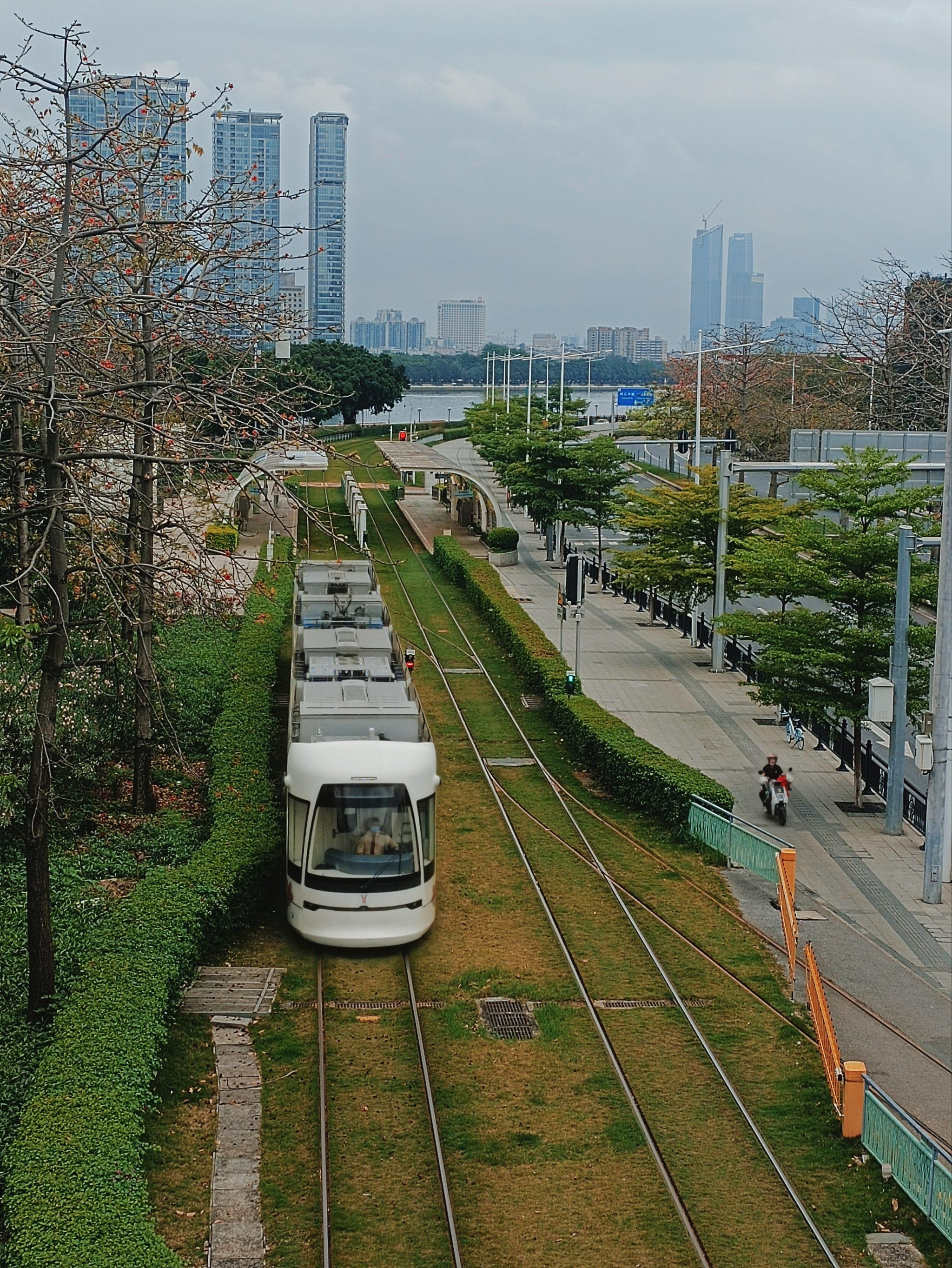 漫游阅江路广州最美江边060703三种公共交通工具大比拼!