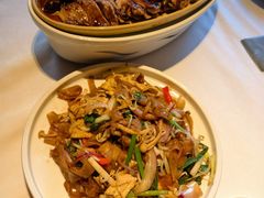 -八府香鸭·啫啫煲(华山路店)