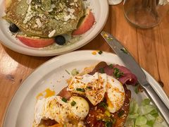 班尼迪克配煎饼-Egg•Allday Brunch(襄阳北路店)