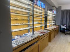 -优医视平价眼镜蔡司依视路折扣工厂店(德胜门店)