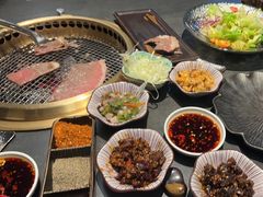 -铭牛烧肉·和牛海鲜自助(高新月牙湖店)