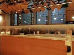 -M Stand(上海人民广场来福士店)