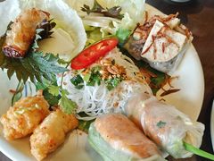 -大头虾越式风味餐厅(光明广场店)