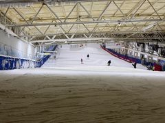 -乔波室内滑雪场