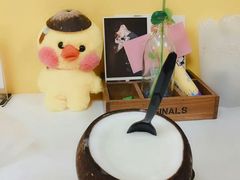 -志龙皇冠吃货椰子铺