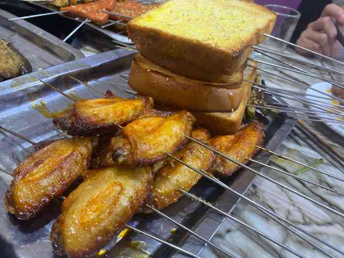 大红鹰涮肚烧烤(光复店)-"和朋友一起去的,最喜欢他家的羊排,简直是.