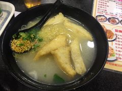 炸鱼角河粉-香港鱼蛋皇