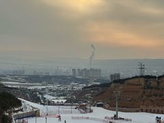 -采薇庄园四季滑雪场