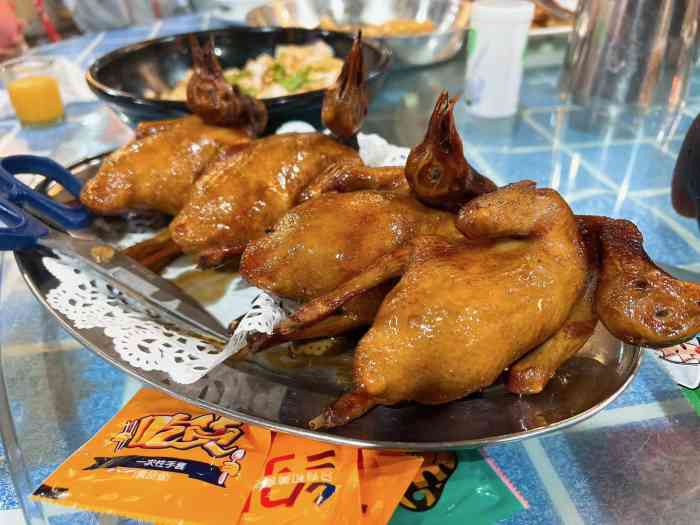 石岐乳鸽村(南海第三分店)-"石岐乳鸽村的乳鸽味道很好,皮脆肉滑,锁住