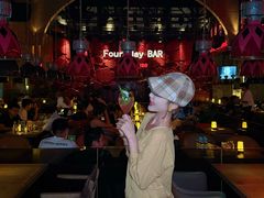 -FOUR PLAY BAR