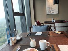 靠窗位-绿城玫瑰园酒店-遇见19楼餐厅(舟山绿城玫瑰园酒店店)