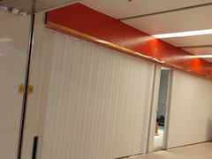 -瑞幸咖啡(华新地铁站地下商业街店)