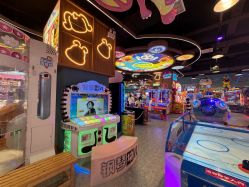 -卡通尼乐园(武汉凯德1818店)