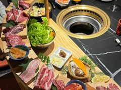 -山川小町·极番烧肉(新地假日广场店)