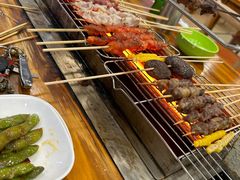 -哈尔滨小酒馆·鲜肉现穿自助烧烤(康新花园店)