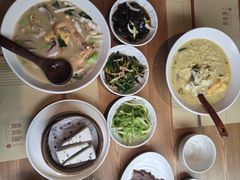-荣家黄鱼面(南京西路店)