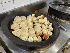 -黄阿姨锅贴大王(万航渡路店)