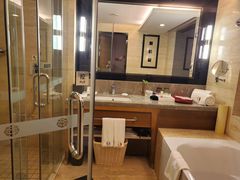 -海创大连科技交流中心(海事大学地铁站店)