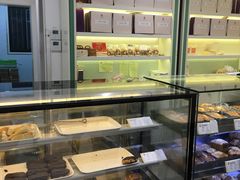 面包甜点陈列柜-上海哈尔滨食品厂(淮海中路店)