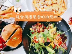 轻体鲜虾牛油果沙拉-威克特披萨汉堡