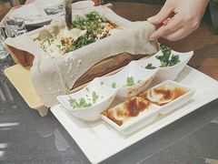 -东口码头·烧鸽子·鱼头泡饼·地方菜(金鹰悦城店)