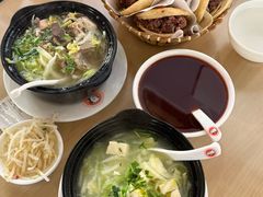 -闫家驴肉老店(华电一校店)