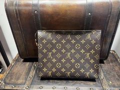 -小飞侠奢侈品回收 寄卖 养护(宝山宝龙广场店)