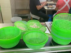 自助取餐区-周震馄饨