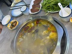 -光头药膳鸡(莱茵小镇店)