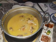 -禄婶鸡煲·打边炉