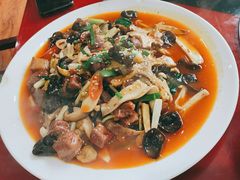-南渝食府.墨脱石锅松茸鸡