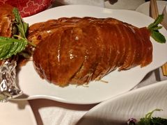 酥皮烤鸭-新华饭店·新津菜·酥皮烤鸭·海鲜(津湾广场店)