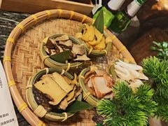 -慢丽江·云南野生菌土鸡锅(付家庄店)